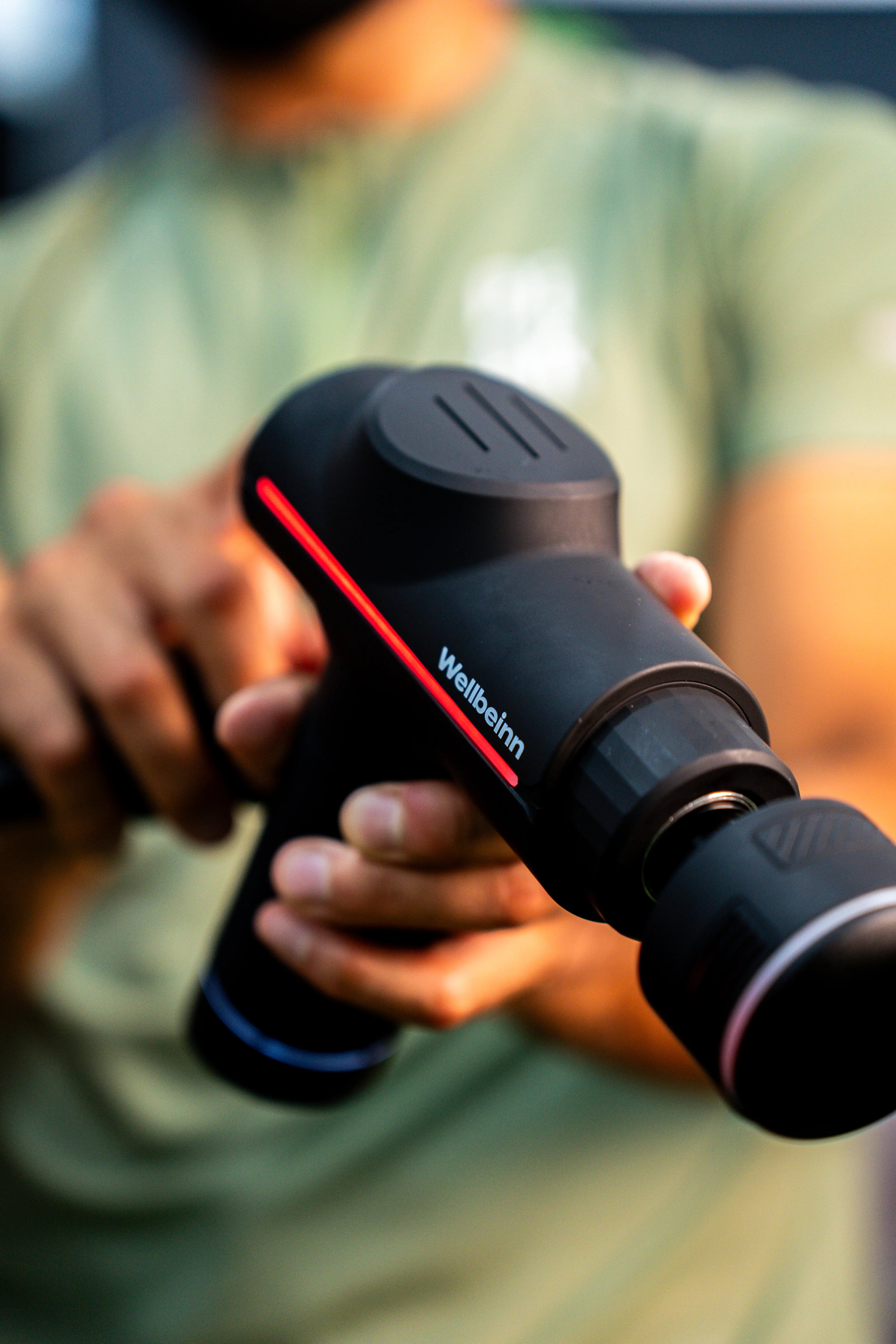 Pistola de Masaje Wellbeinn BE IN 02 | Con Terapia de Frío y Calor