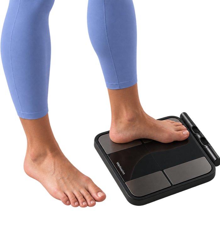 Coloca los pies descalzos sobre Balance
