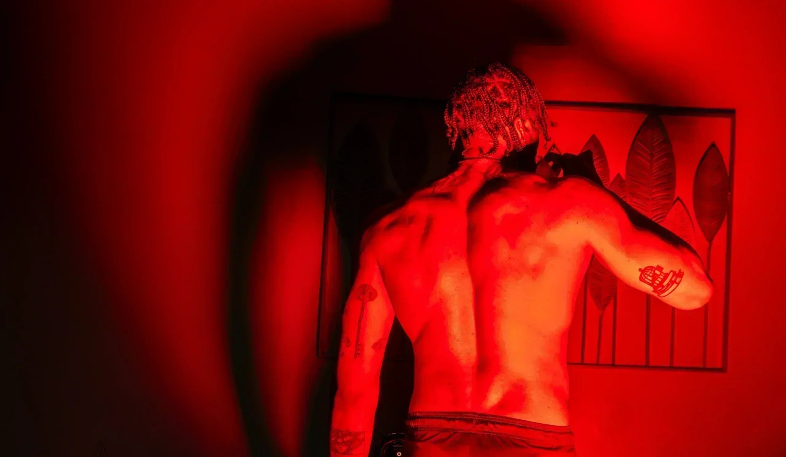 Terapia de luz roja: qué es, beneficios y cómo usarla bien