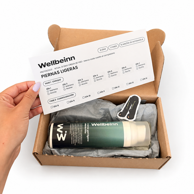 Caja abierta del Pack Piernas Ligeras con el gel y el protocolo de seguimiento
